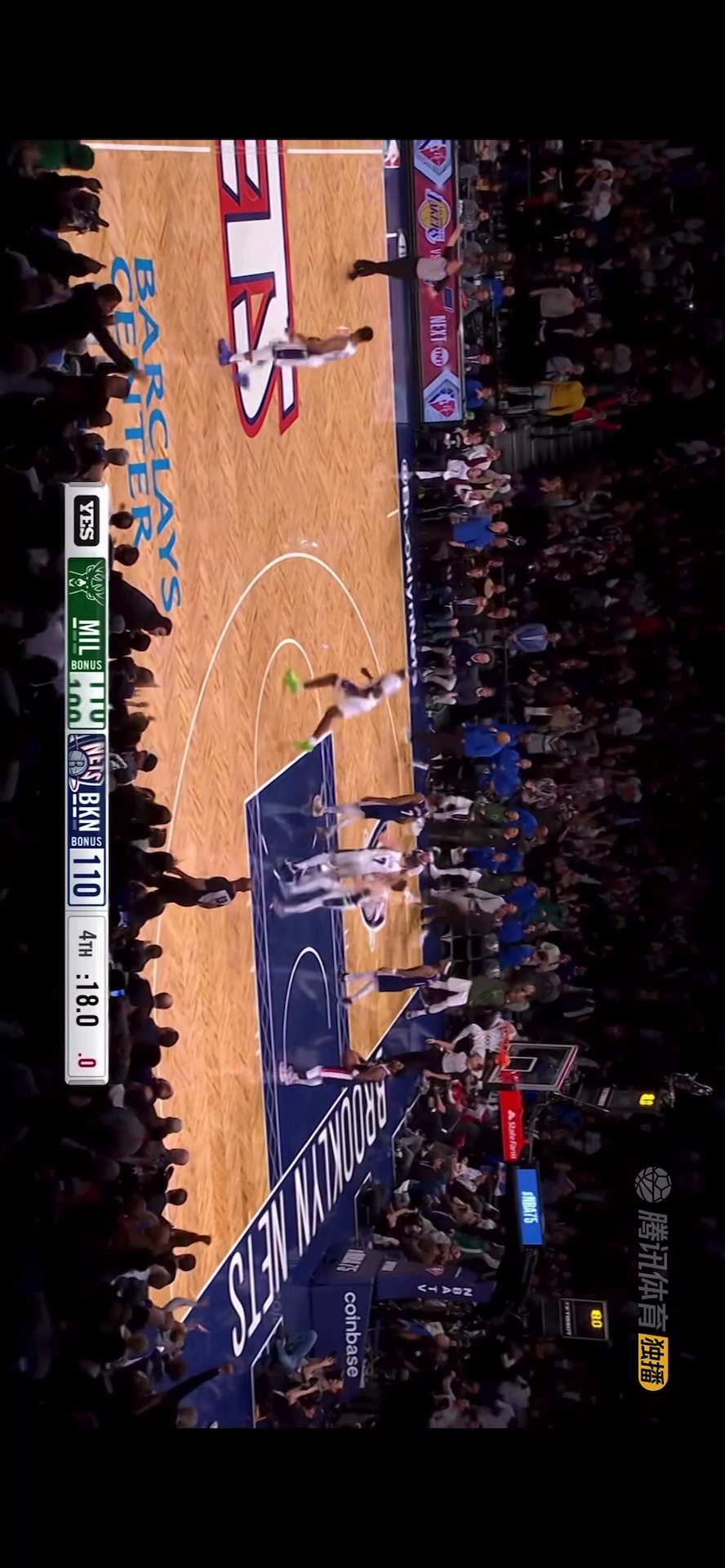 九游体育-加内特单手撑地