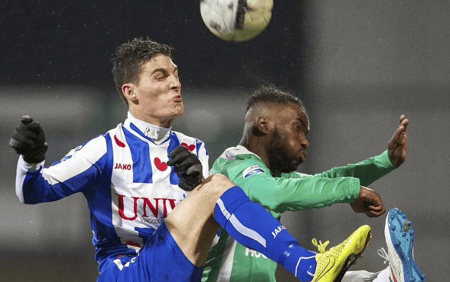 九游体育官方网站-这也行？Uzi在掘金比赛中夺冠今晚比利亚雷亚尔调整名单以备国王杯，今晨费耶诺德防线松动